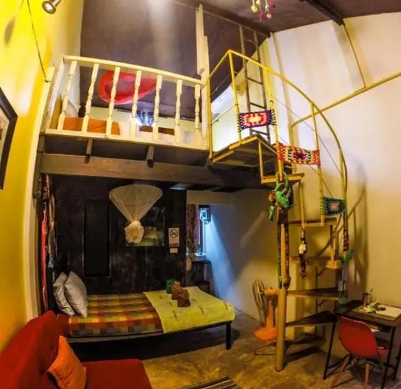 Standard Triple Room with Terrace, Artist S Place Trat