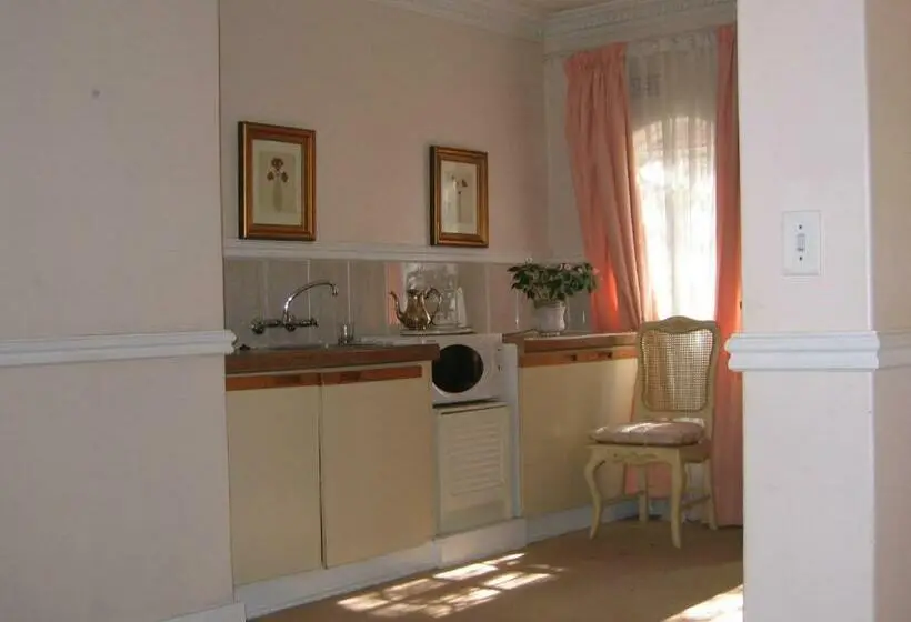 Huoneisto 1 Makuuhuone Pohjakerros, Villa Victoria Executive Guest House