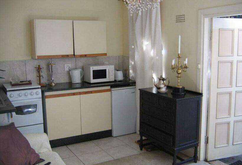 Апартаменты 1 Спальня Нижний Этаж, Villa Victoria Executive Guest House