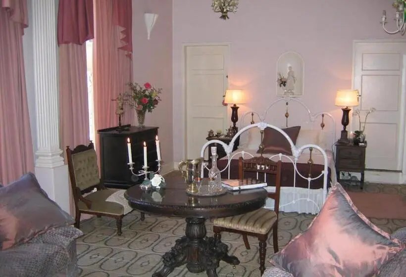 Perhehuone, Villa Victoria Executive Guest House