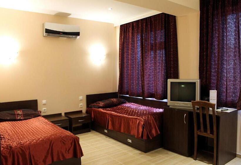 חדר סטנדרט לארבעה, Diplomat Park