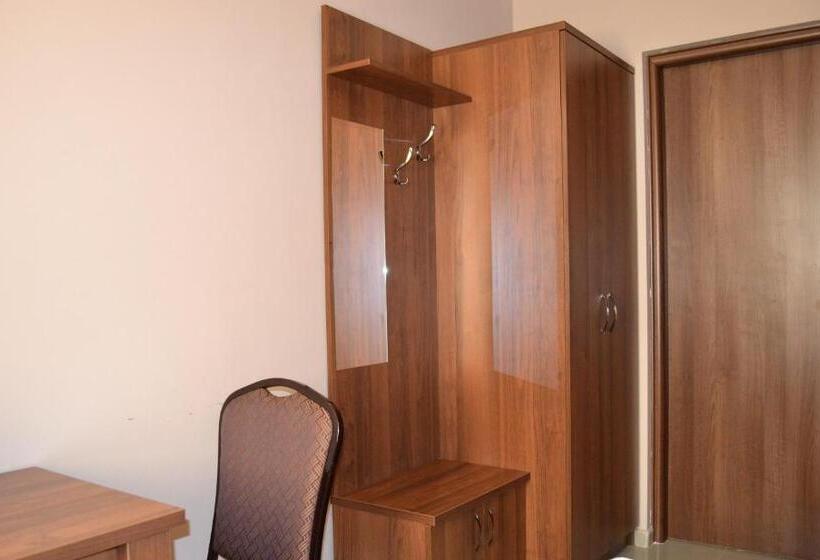 スタンダードルーム, Ik Karter