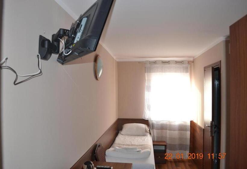 スタンダードシングルルーム, Ik Karter