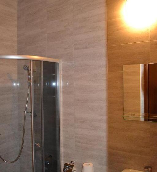 スタンダードトリプルルーム, Ik Karter