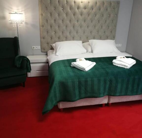 דירת חדר דלוקס, Volter