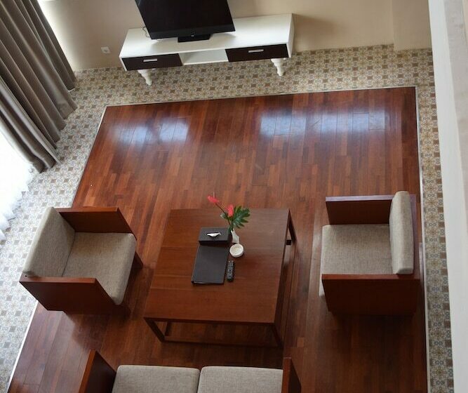 סוויטה אקזקיוטיב, Amartha Hills Hotel And Resort
