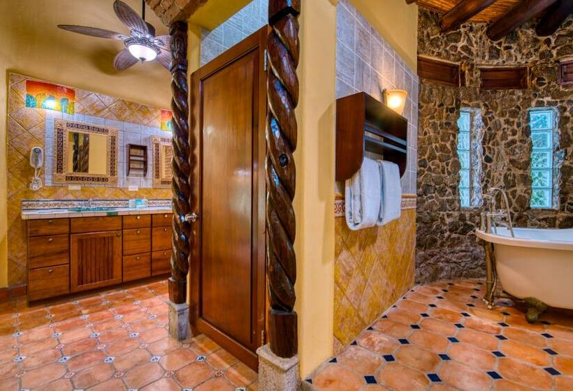 Deluxe Suite King Bed, Caribe Tesoro