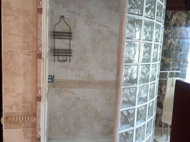 Deluxe Suite King Bed, Caribe Tesoro