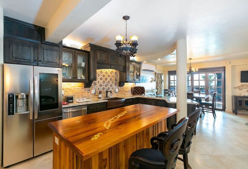 ویلا دلوکس 3 خوابه, Caribe Tesoro