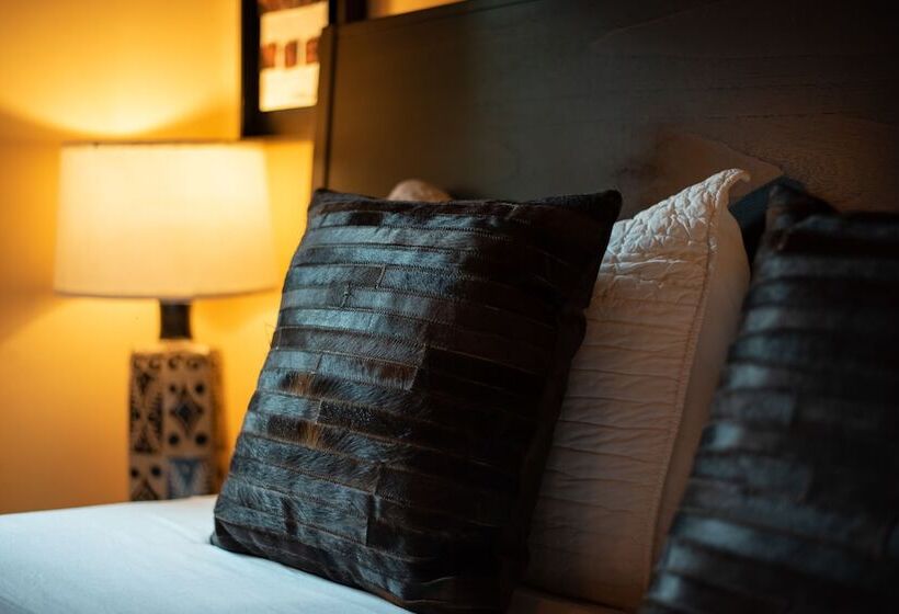 Deluxe Suite King Bed, Caribe Tesoro