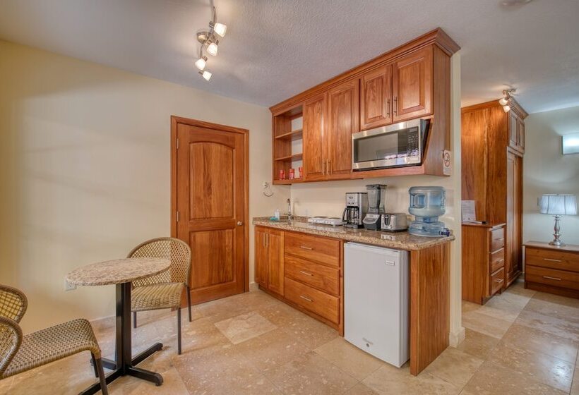 سوئیت با تخت بزرگ, Caribe Tesoro