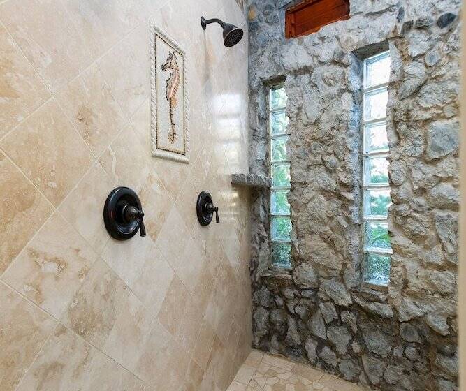 ویلا دلوکس 3 خوابه, Caribe Tesoro