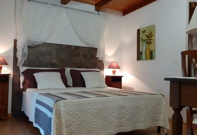 اتاق استاندارد با تراس, Li Muntigeddi