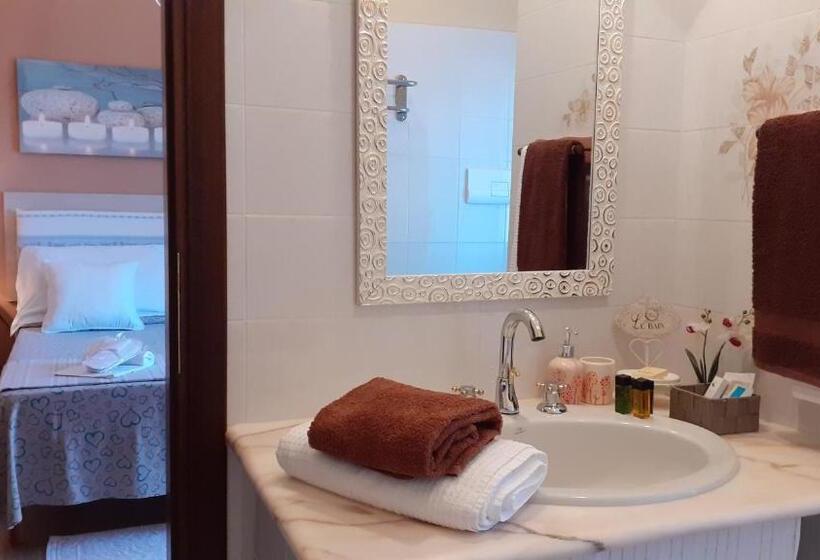 اتاق استاندارد با تراس, Li Muntigeddi