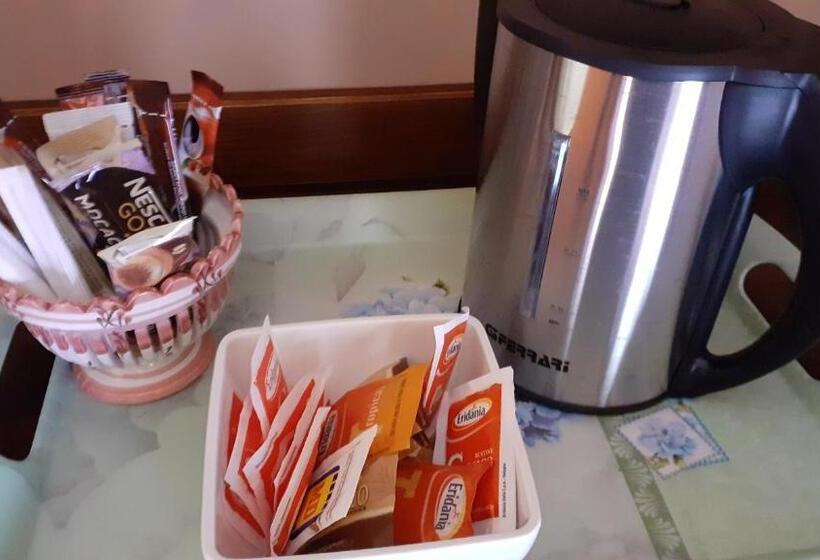 اتاق لوکس با بالکن و چشمانداز دریا, Li Muntigeddi