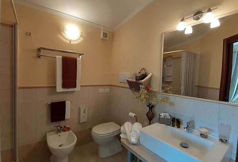 اتاق استاندارد اینتریور, Li Muntigeddi