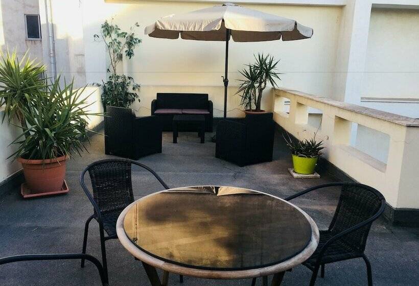 Escritório Estándar, Concierge Downtown