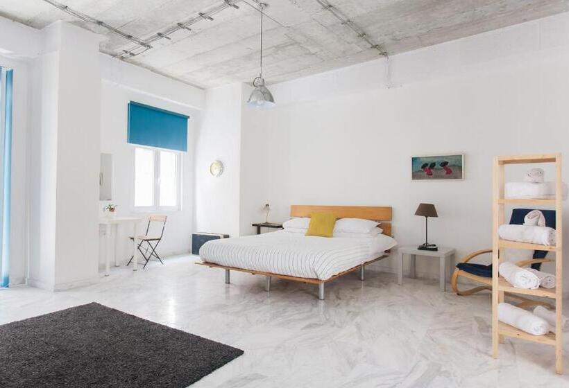 デラックススタジオ, Concierge Downtown