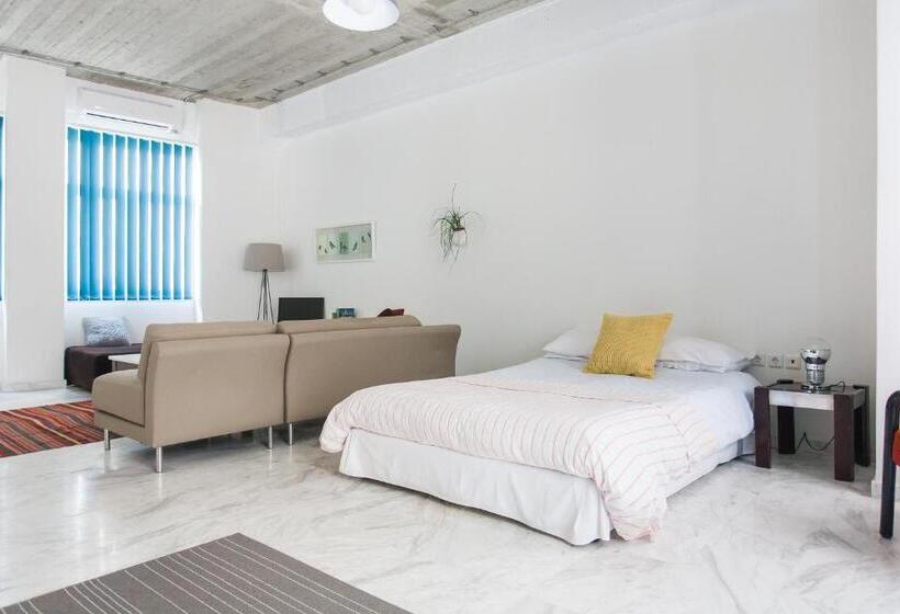 デラックススタジオ, Concierge Downtown