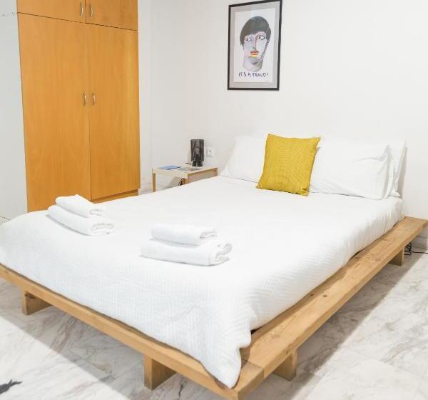 スタンダードスタジオ, Concierge Downtown