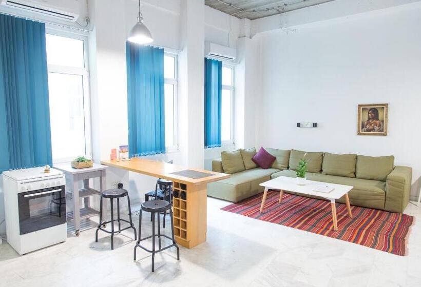 Superior studio with balcony, Concierge Downtown