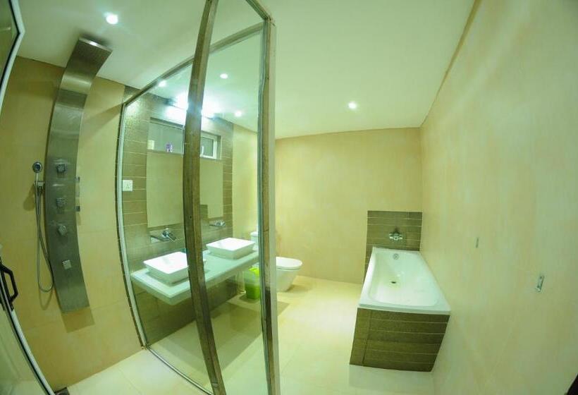 Suite with lake view, Lake Wind