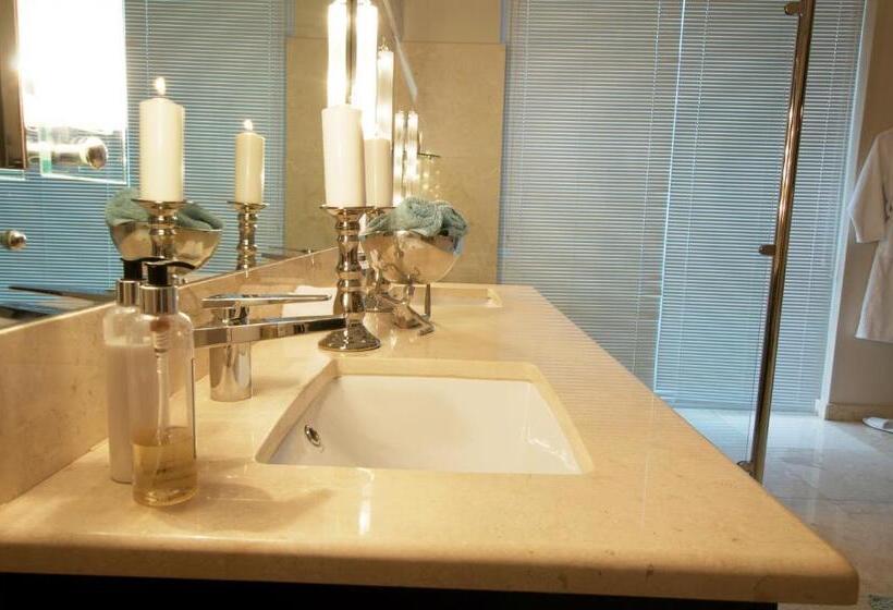 프레지덴셜 스위트, Island Way Villa