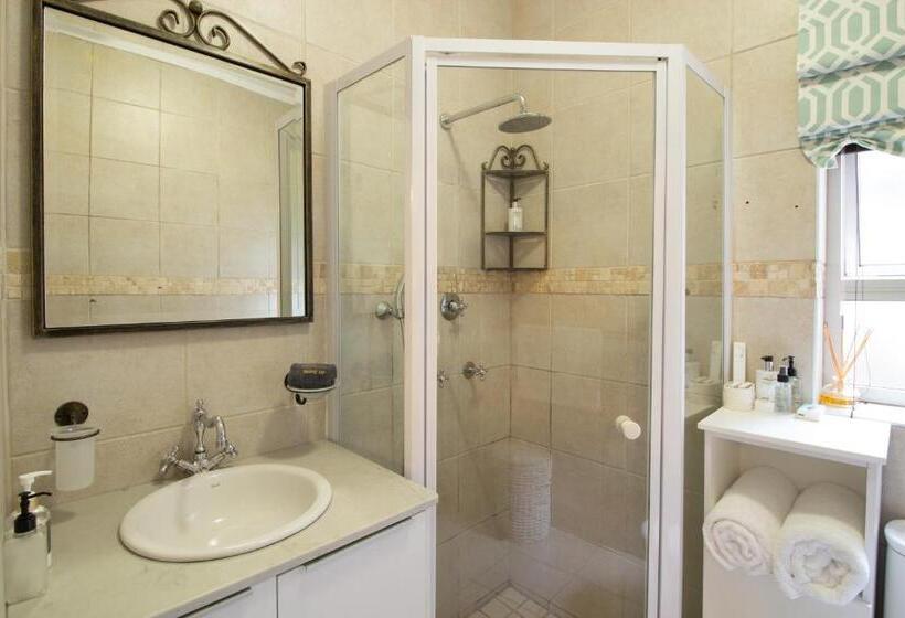 패밀리 룸, Island Way Villa