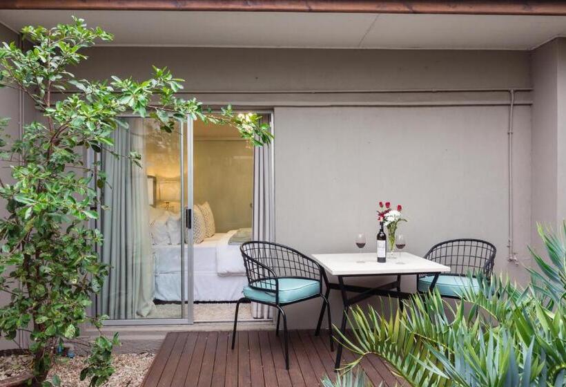 패밀리 룸, Island Way Villa