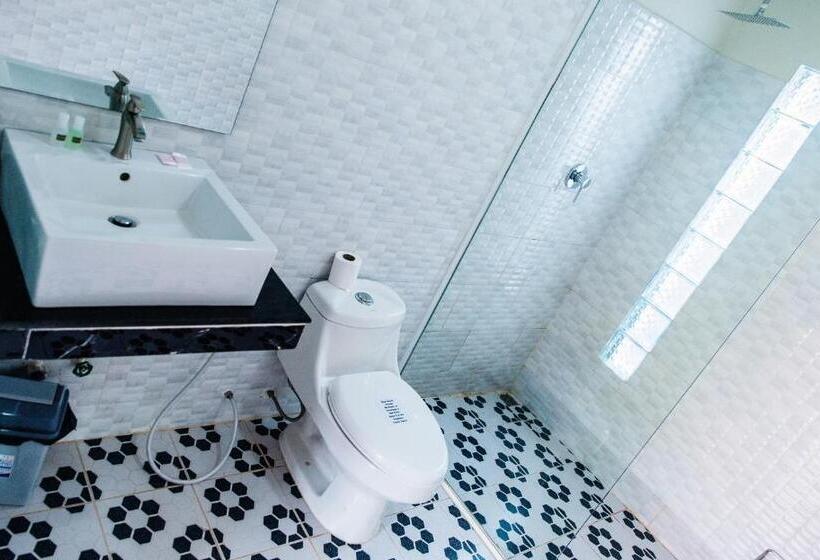 חדר סופריור נוף לבריכה, Spayhiti