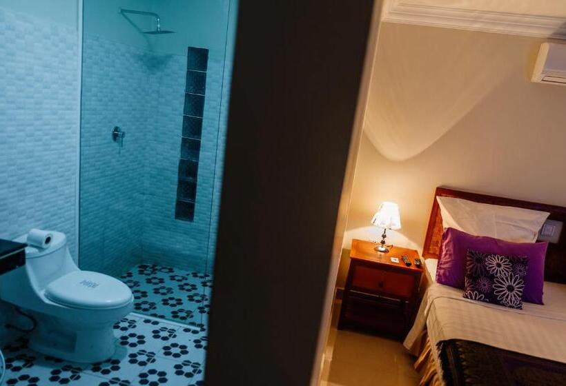 חדר סופריור נוף לבריכה, Spayhiti