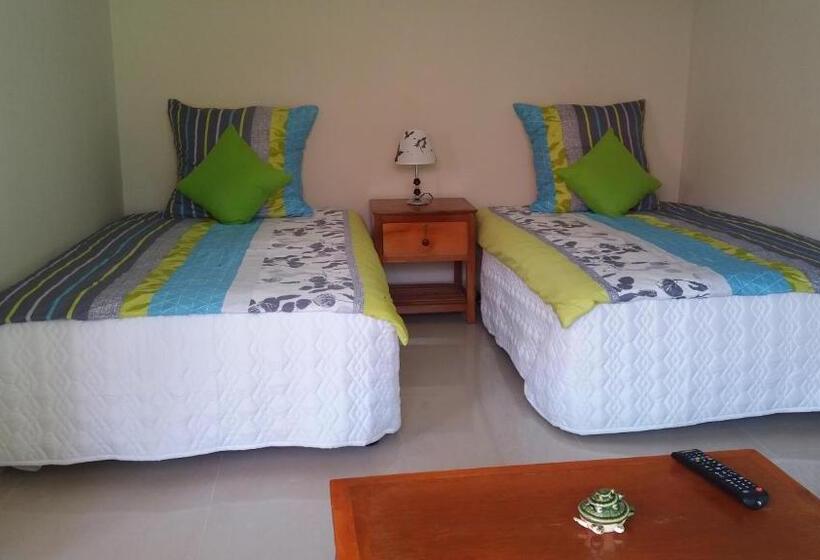 חדר סופריור נוף לבריכה, Spayhiti