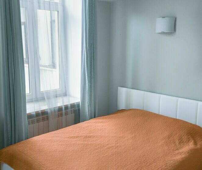 标准间, Randhouse