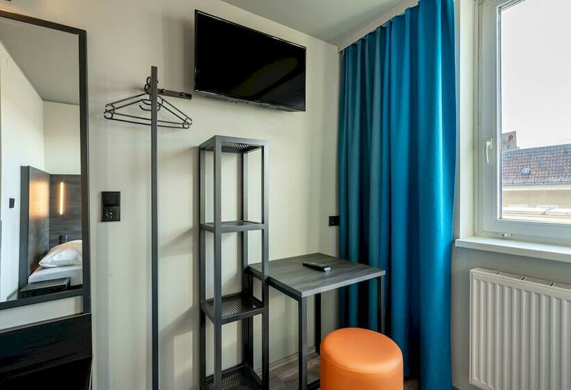 اتاق استاندارد یک نفره, a&o Berlin Friedrichshain