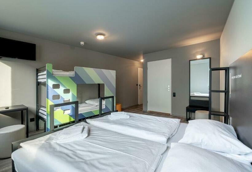 اتاق خانوادگی, a&o Berlin Friedrichshain