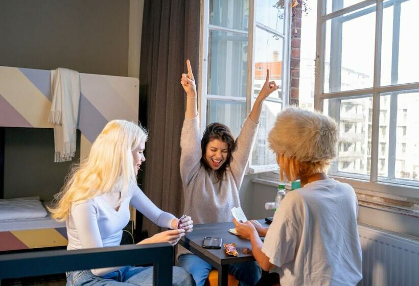 تختخواب در اتاق مشترک, a&o Berlin Friedrichshain