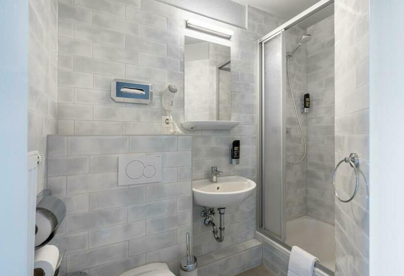 اتاق استاندارد سه نفره, a&o Berlin Friedrichshain