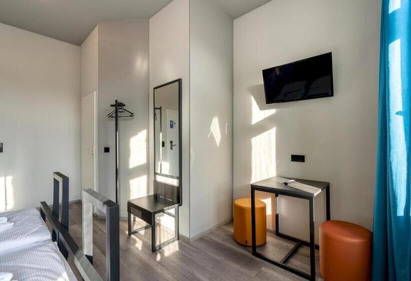 اتاق استاندارد, a&o Berlin Friedrichshain