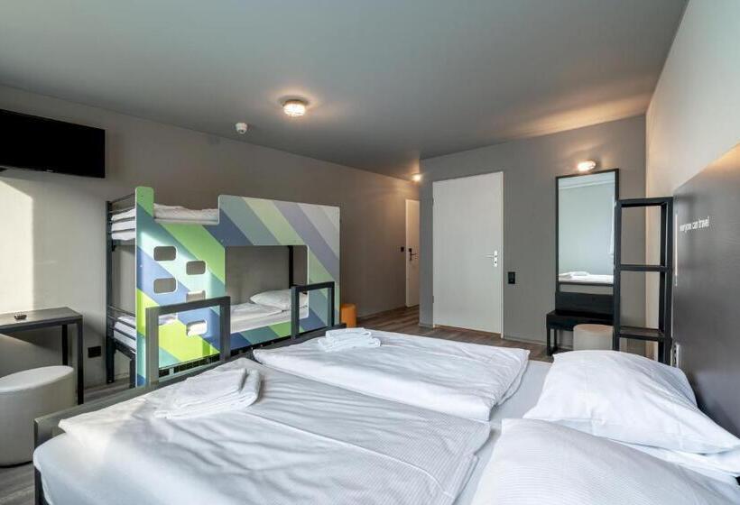 اتاق خانوادگی, a&o Berlin Friedrichshain