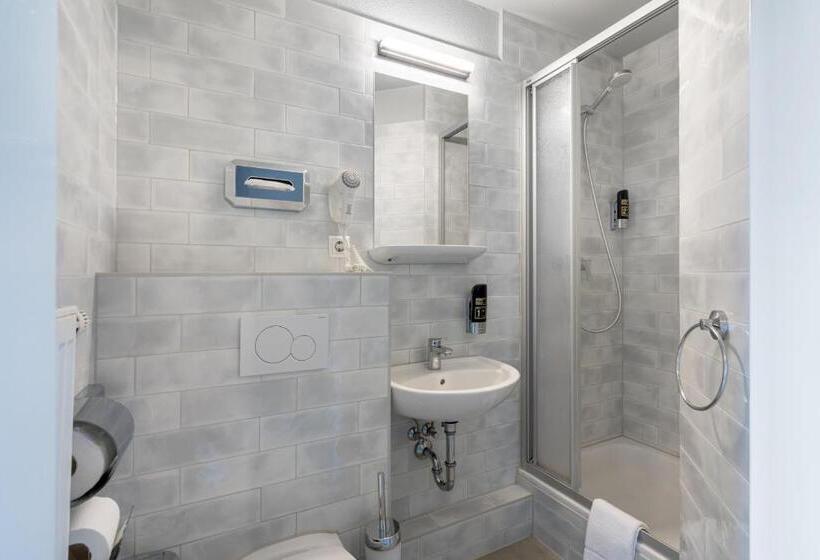 اتاق استاندارد سه نفره, a&o Berlin Friedrichshain