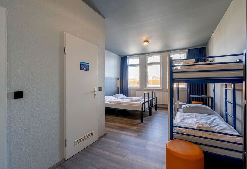 تختخواب در اتاق مشترک, a&o Berlin Friedrichshain