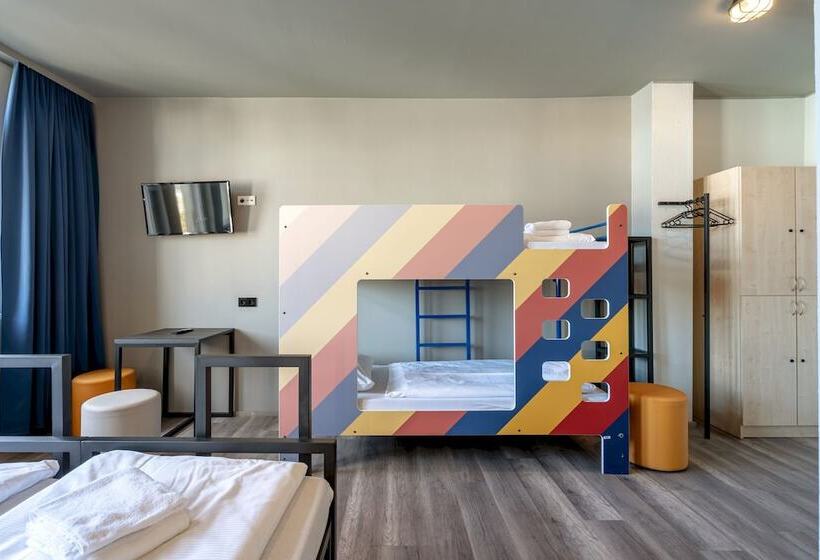 تختخواب در اتاق مشترک, a&o Berlin Friedrichshain