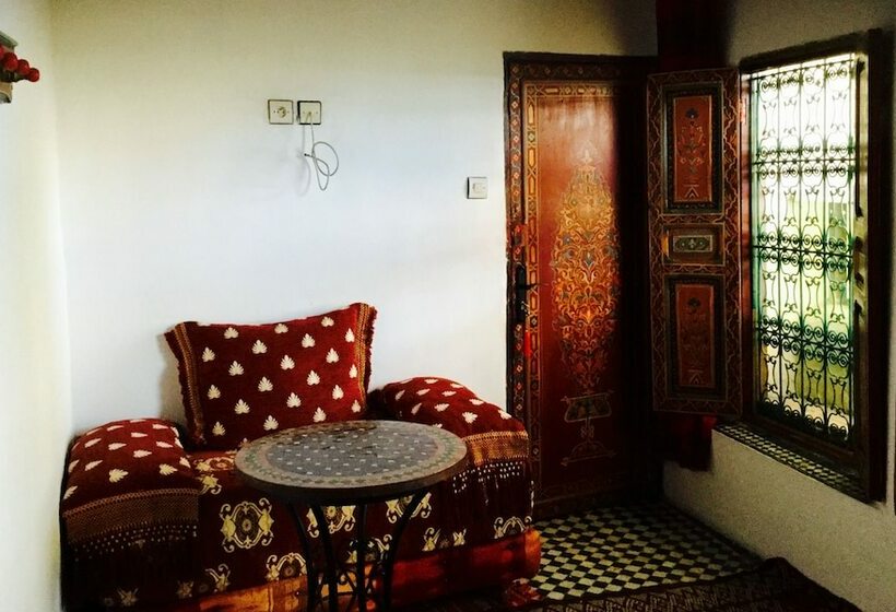 标准间, Dar Hafsa