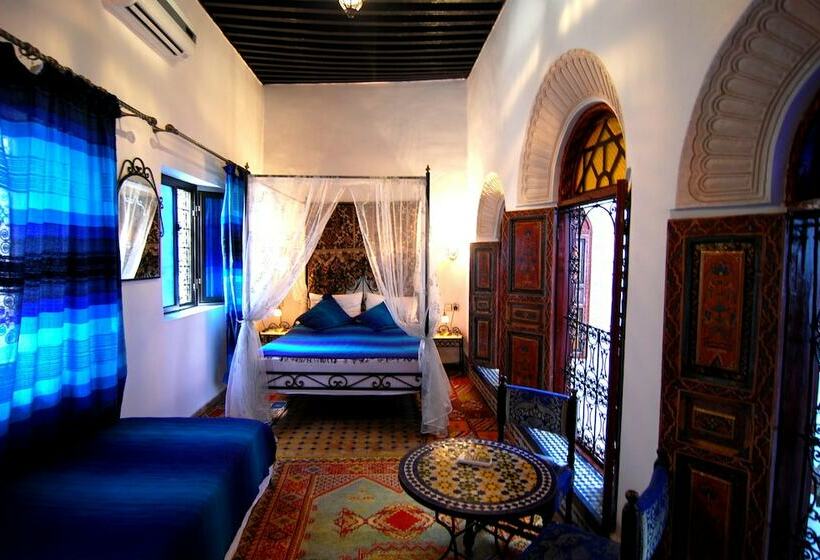 标准三人间, Dar Hafsa