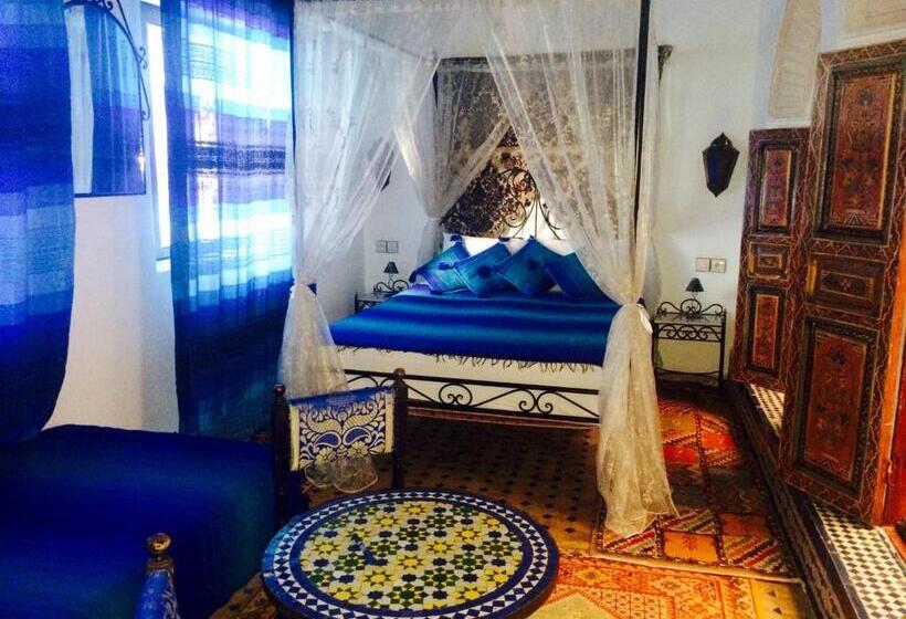 标准三人间, Dar Hafsa