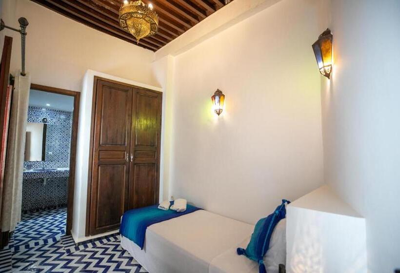 标准单人间, Dar Hafsa