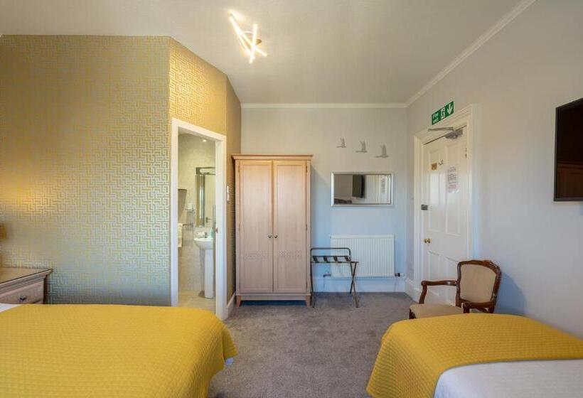 اتاق استاندارد سه نفره, Kingsley Guest House