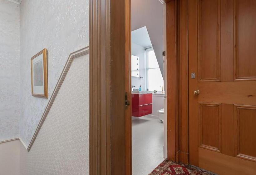 اتاق استاندارد, Kingsley Guest House