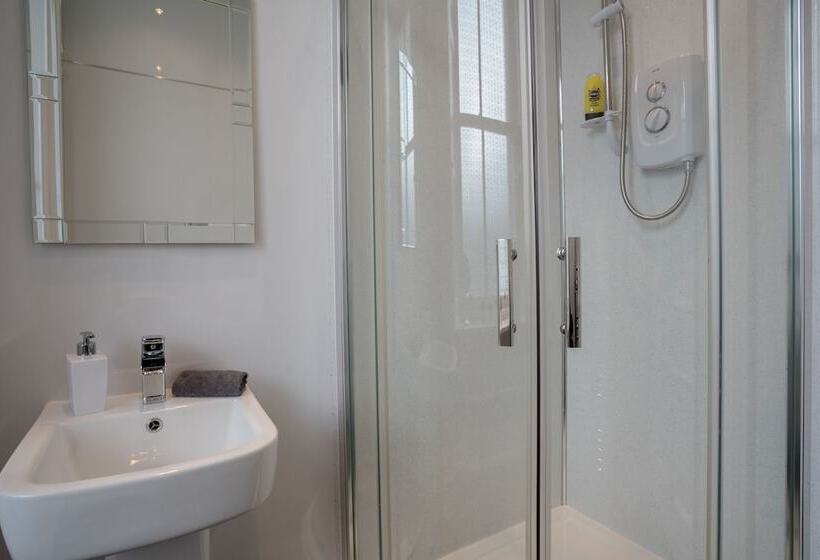 اتاق استاندارد یک نفره, Kingsley Guest House