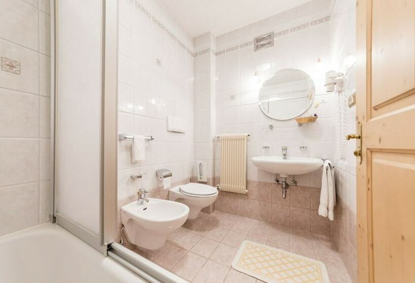 4인용 스탠다드 룸, Garni Hotel Residence Diamant